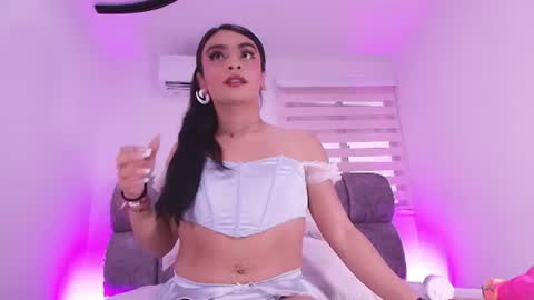 malaia thompson  online show from August 16, 2:32 pm