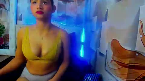 M A L A I K A  online show from August 13, 2:31 pm