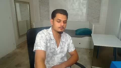 MalakaiFrost online show from August 14, 5:22 am