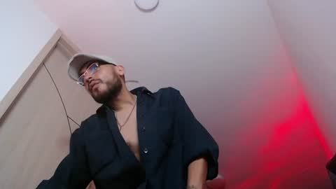 malek_xarx online show from August 8, 1:27 am