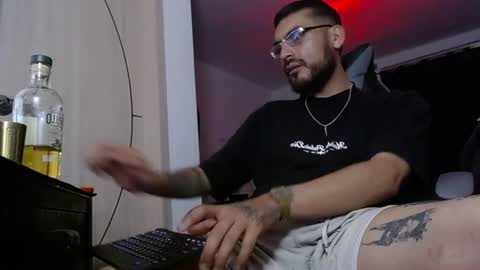malek_xarx online show from August 10, 6:04 am