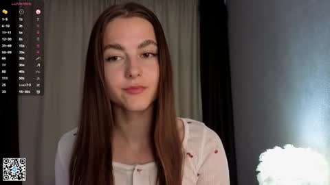 Mia online show from August 11, 10:50 am