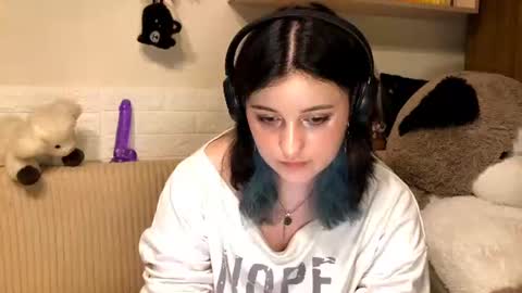 malliedains online show from August 6, 4:39 pm