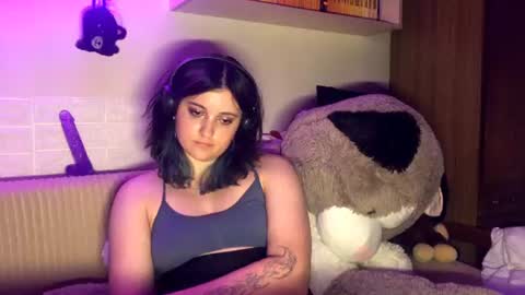 malliedains online show from August 7, 8:42 pm