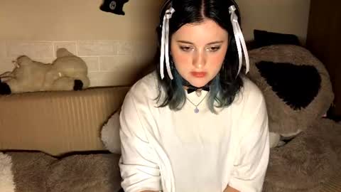 malliedains online show from August 9, 3:02 pm