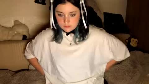 malliedains online show from August 9, 4:08 pm