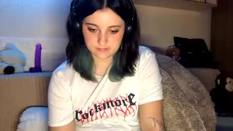malliedains online show from August 12, 4:53 pm