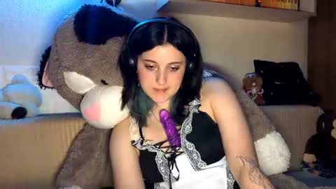 malliedains online show from August 12, 5:59 pm