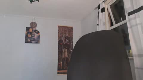 malvolamont online show from March 7, 10:28 pm