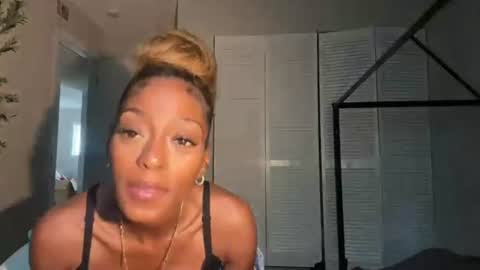 Bella online show from August 12, 6:54 pm