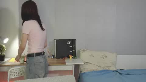Chat and maybe youll know online show from August 8, 10:59 am