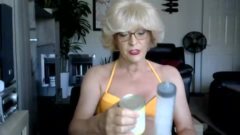 Mandy EyeCandy online show from August 3, 1:40 pm