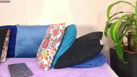 Val online show from August 11, 10:34 pm