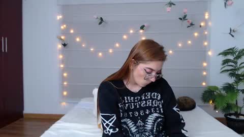 Anny online show from July 17, 9:31 am