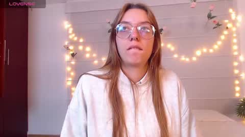 Anny online show from August 2, 9:27 am