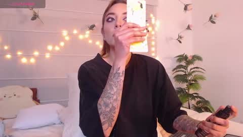 Anny online show from August 17, 3:11 am