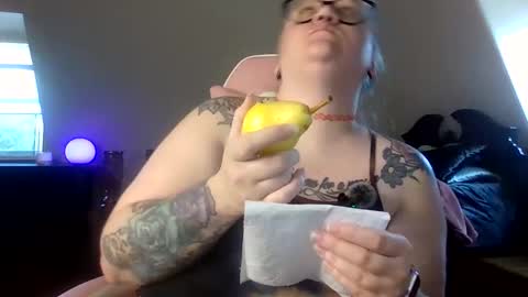 ManicPixiePop online show from May 8, 6:43 pm
