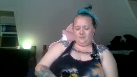 ManicPixiePop online show from May 12, 9:09 am