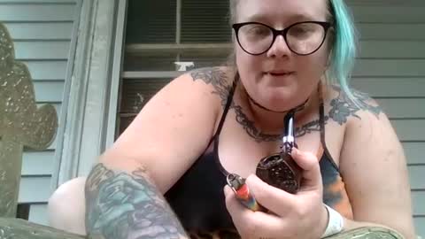 ManicPixiePop online show from July 16, 4:41 pm