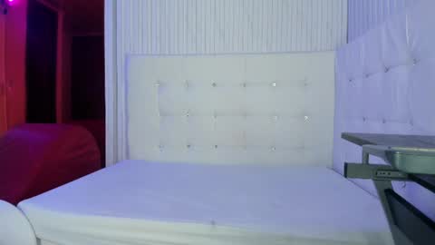MARY  online show from August 11, 7:43 am