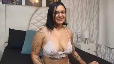 manu_eyngri online show from August 18, 1:50 pm