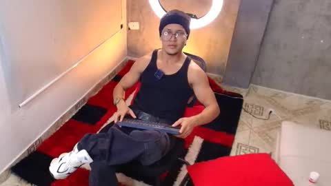 Manuel online show from March 15, 2:05 am