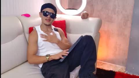 Manuel online show from March 17, 12:48 am