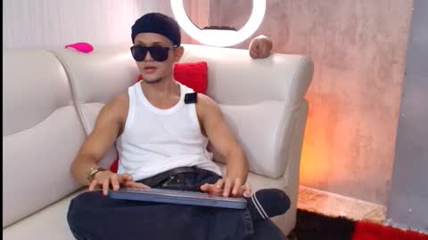 Manuel online show from March 17, 1:54 am