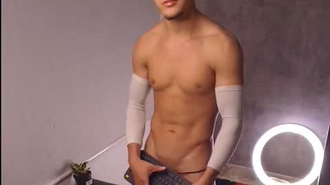 Manuel online show from March 22, 4:44 pm