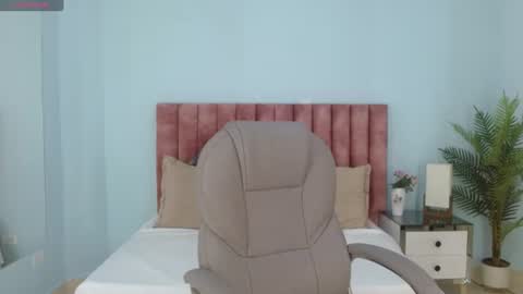 Manuela Giraldo online show from August 10, 1:34 pm