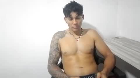 manuelvillarreal318 online show from August 11, 7:32 am