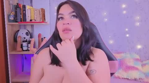 many_hot1 online show from August 5, 10:57 am