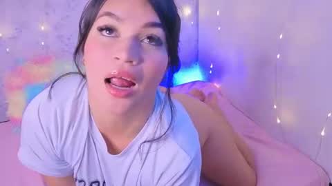many_hot1 online show from August 6, 7:29 am