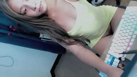 mar_marie online show from April 30, 1:58 pm
