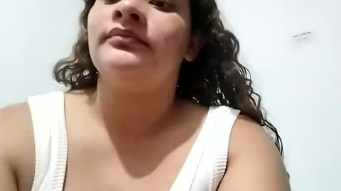 mara_lopez001 online show from May 17, 1:06 am