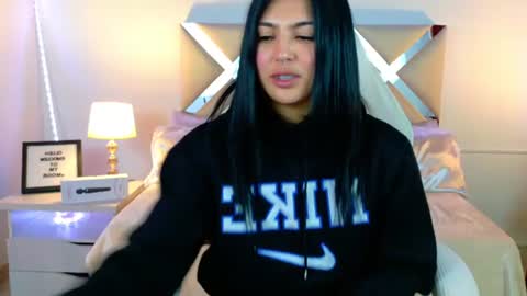 Mara Saenz online show from July 30, 2:41 am
