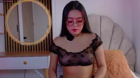Mara Swan online show from August 3, 8:27 pm