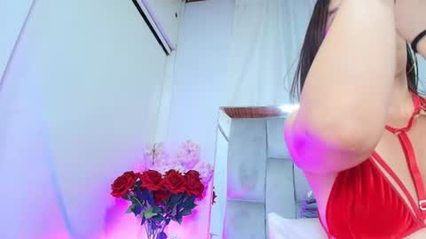 maraa_x online show from August 6, 11:42 am