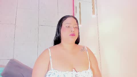 maralinette22 online show from August 7, 9:31 am