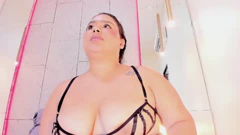maralinette22 online show from August 8, 2:50 pm