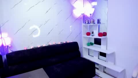 maramartinez_ online show from August 6, 1:15 am
