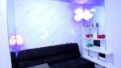 maramartinez_ online show from August 14, 1:09 am