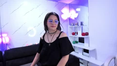 maramartinez_ online show from August 14, 9:51 pm