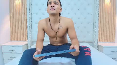 marco_smith2 online show from August 18, 6:41 am