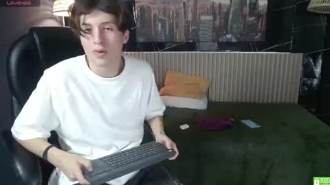 marcoviolet online show from August 12, 2:58 am