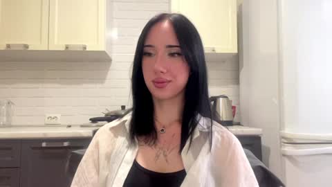 Isabella online show from August 2, 4:03 pm