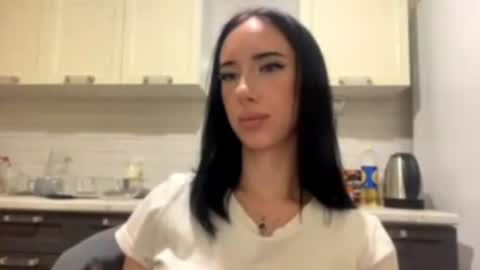 Isabella online show from August 4, 7:33 pm