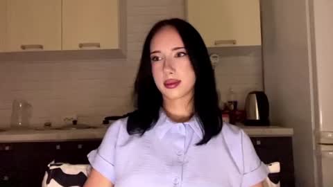 Isabella online show from August 7, 6:30 pm