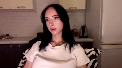Isabella online show from August 12, 6:10 pm