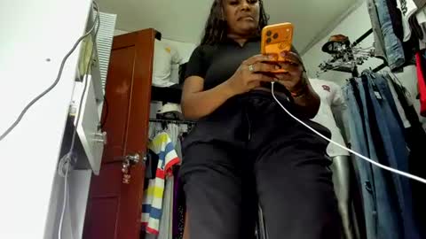 Mareia online show from August 4, 4:37 pm